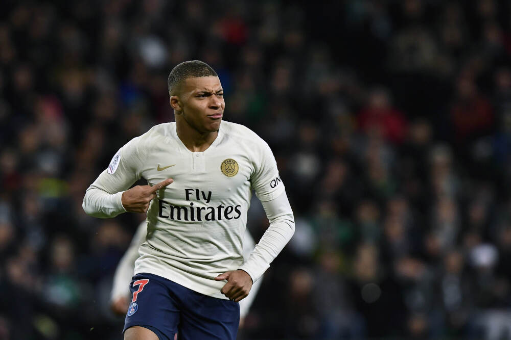 驻村干部牵线搭桥! 黔西南普安119名山里娃穿上爱心企业捐赠新衣服